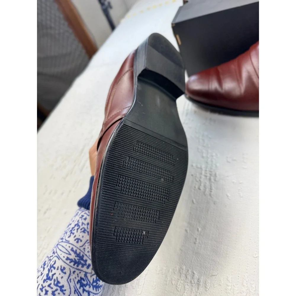 FRANCO VANUCCI stride confidently
